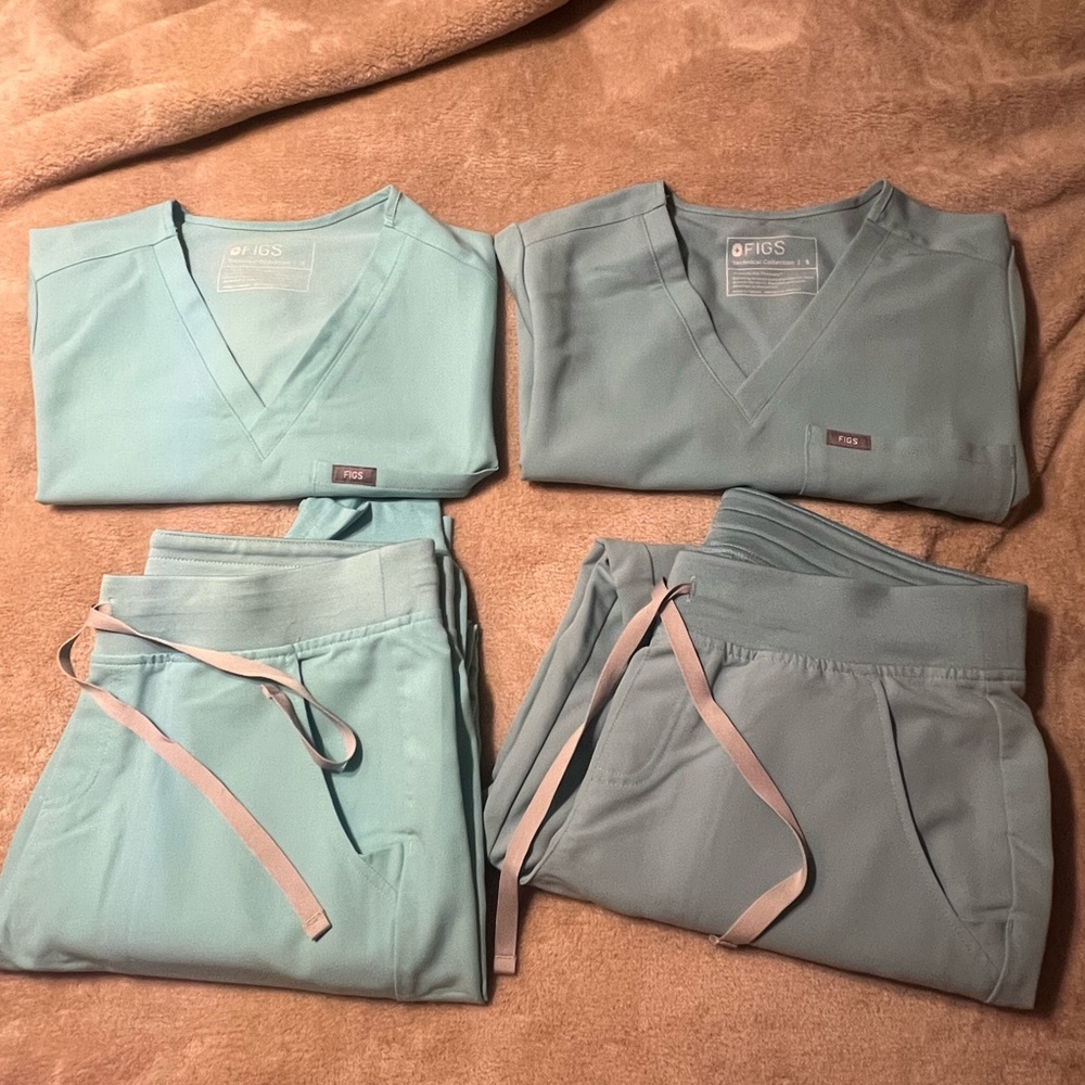 Women’s Figs Scrubs